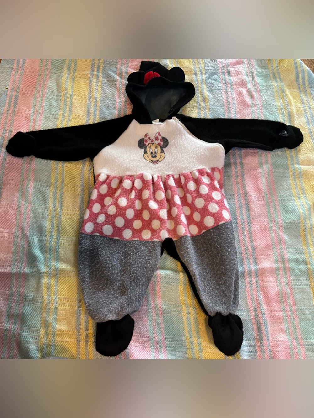 🔴 vintage 9/12 month Minnie Mouse one piece suit
